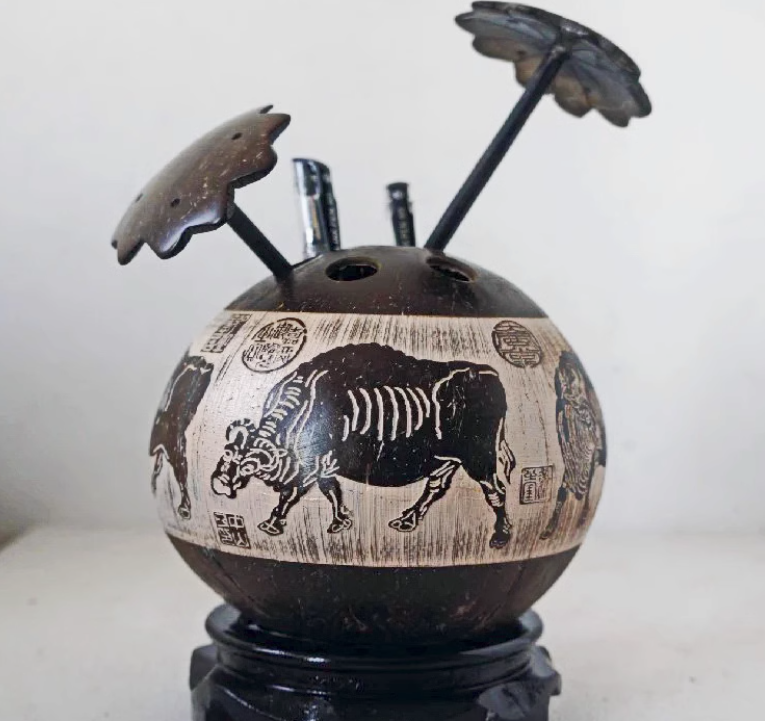 Hainan style coconut shell carved with five oxen pattern pen holder